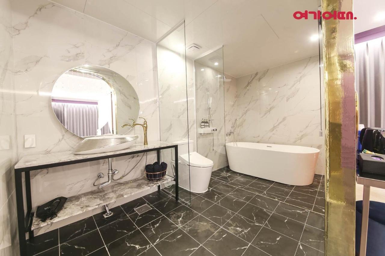 De Homme Hotel Busan Bagian luar foto